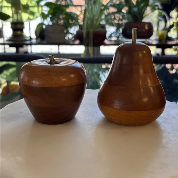 Vintage Wooden Fruit Salt & Pepper Shakers - Picture 5 of 8